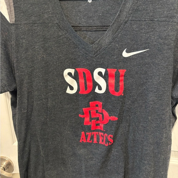 Nike San Diego State Univ Women’s Tee - Picture 4 of 4